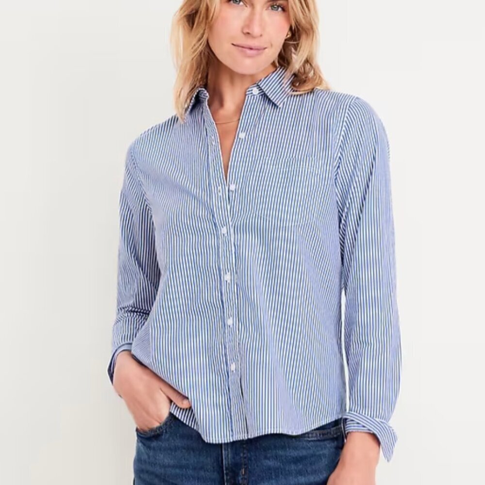 Women's Classic Button-Down Shirt Size Medium
